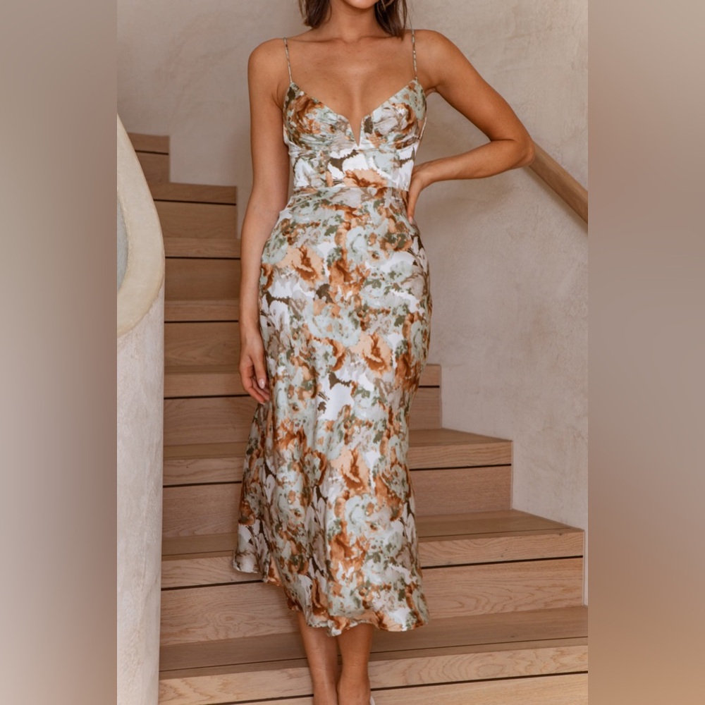 Green Sleeveless Midi Dress